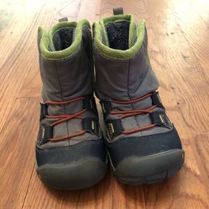 Keen Toddler Size 7 boots